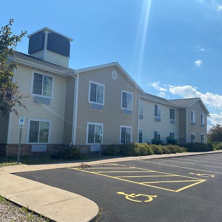 Americinn By Wyndham אושקוש מראה חיצוני תמונה