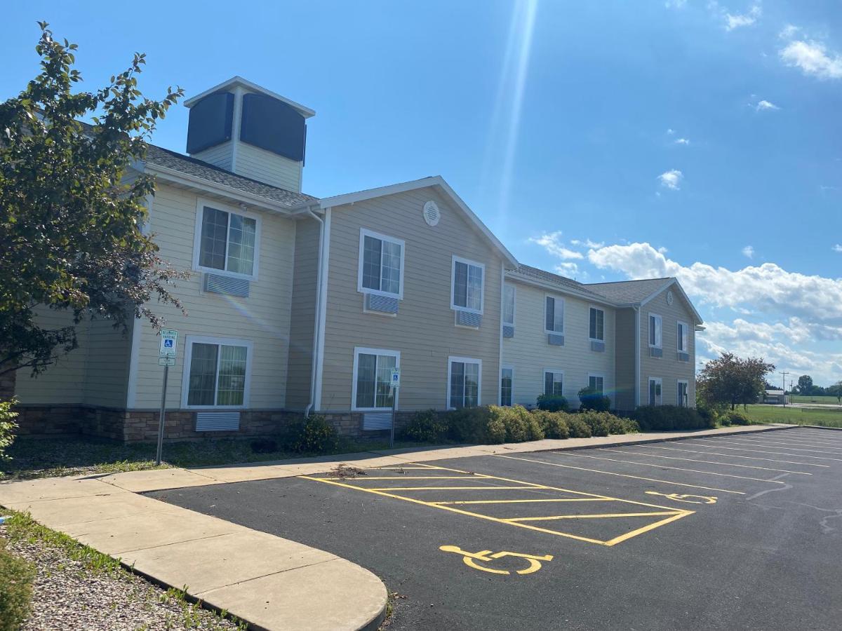 Americinn By Wyndham אושקוש מראה חיצוני תמונה