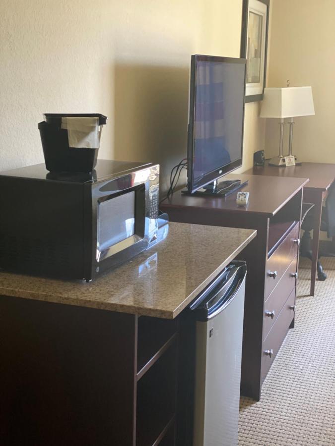 Americinn By Wyndham אושקוש מראה חיצוני תמונה