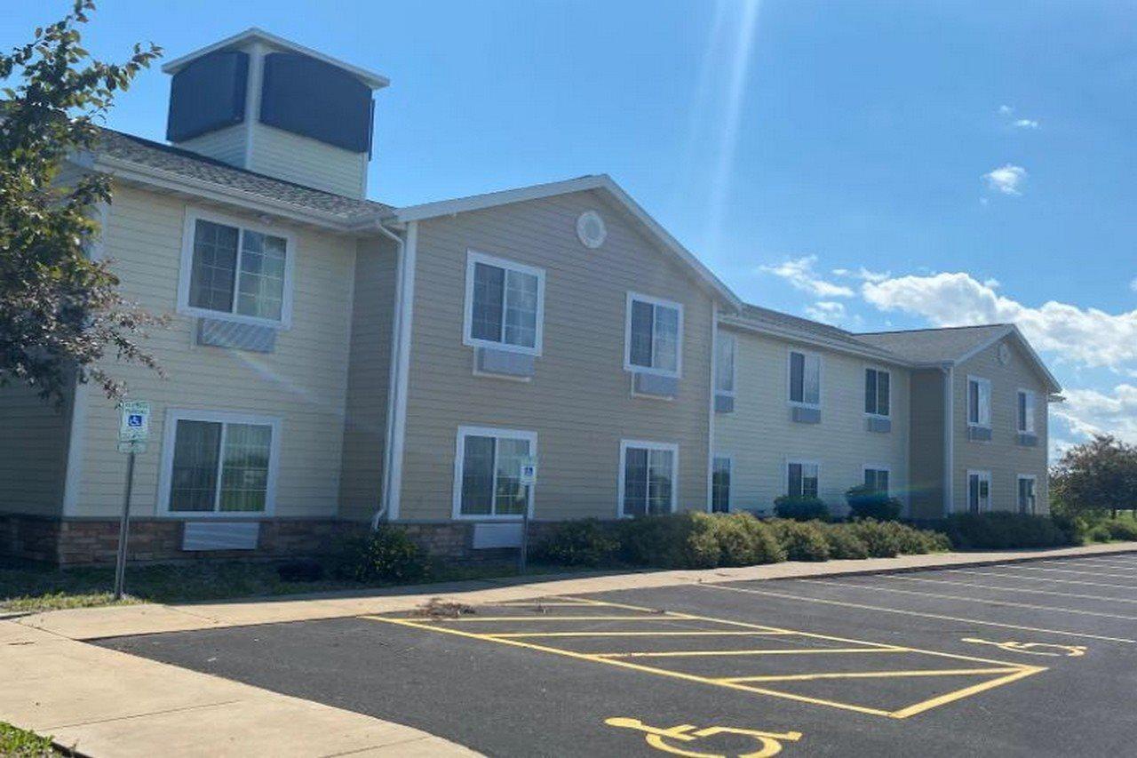 Americinn By Wyndham אושקוש מראה חיצוני תמונה