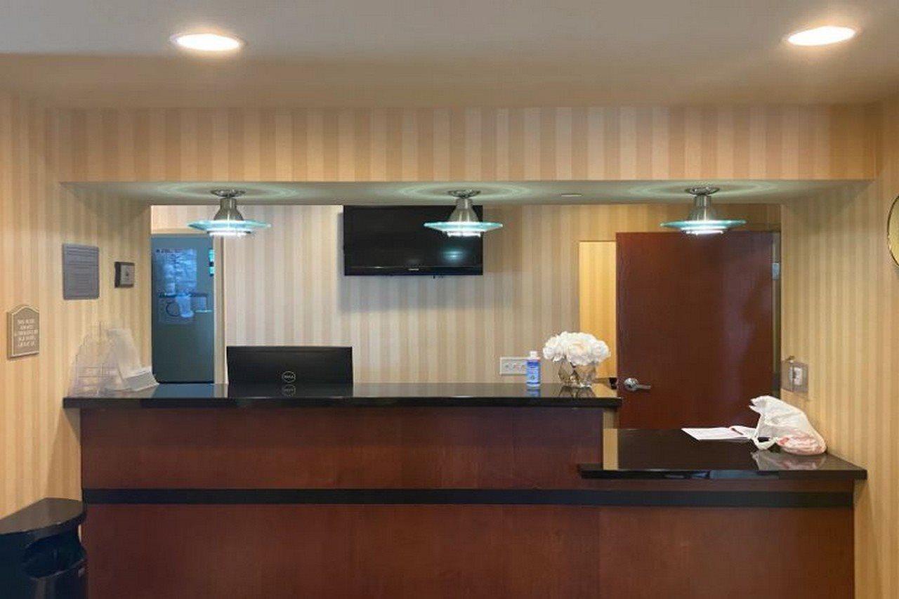 Americinn By Wyndham אושקוש מראה חיצוני תמונה